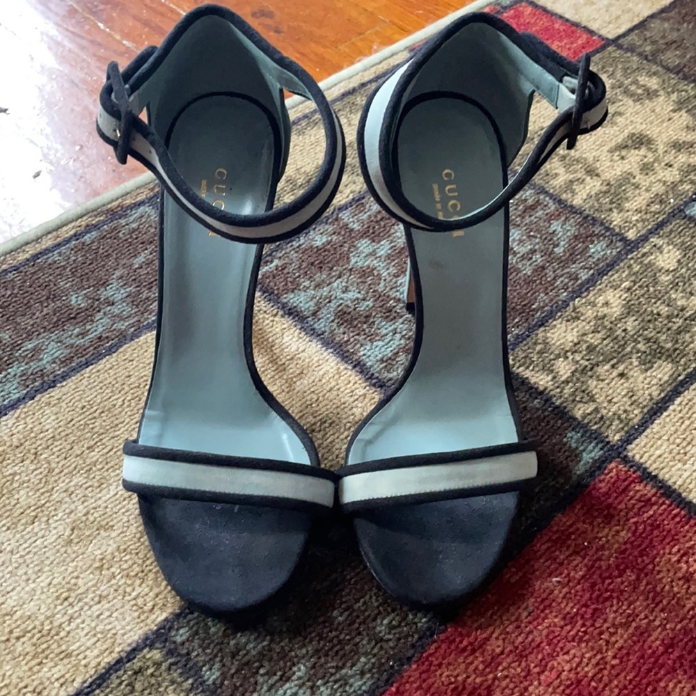 Light blue color blocked suede Gucci sandals